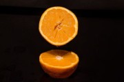 柑橘光害、脂點(diǎn)黃斑病區(qū)別解析：癥狀識(shí)別與防治要點(diǎn)